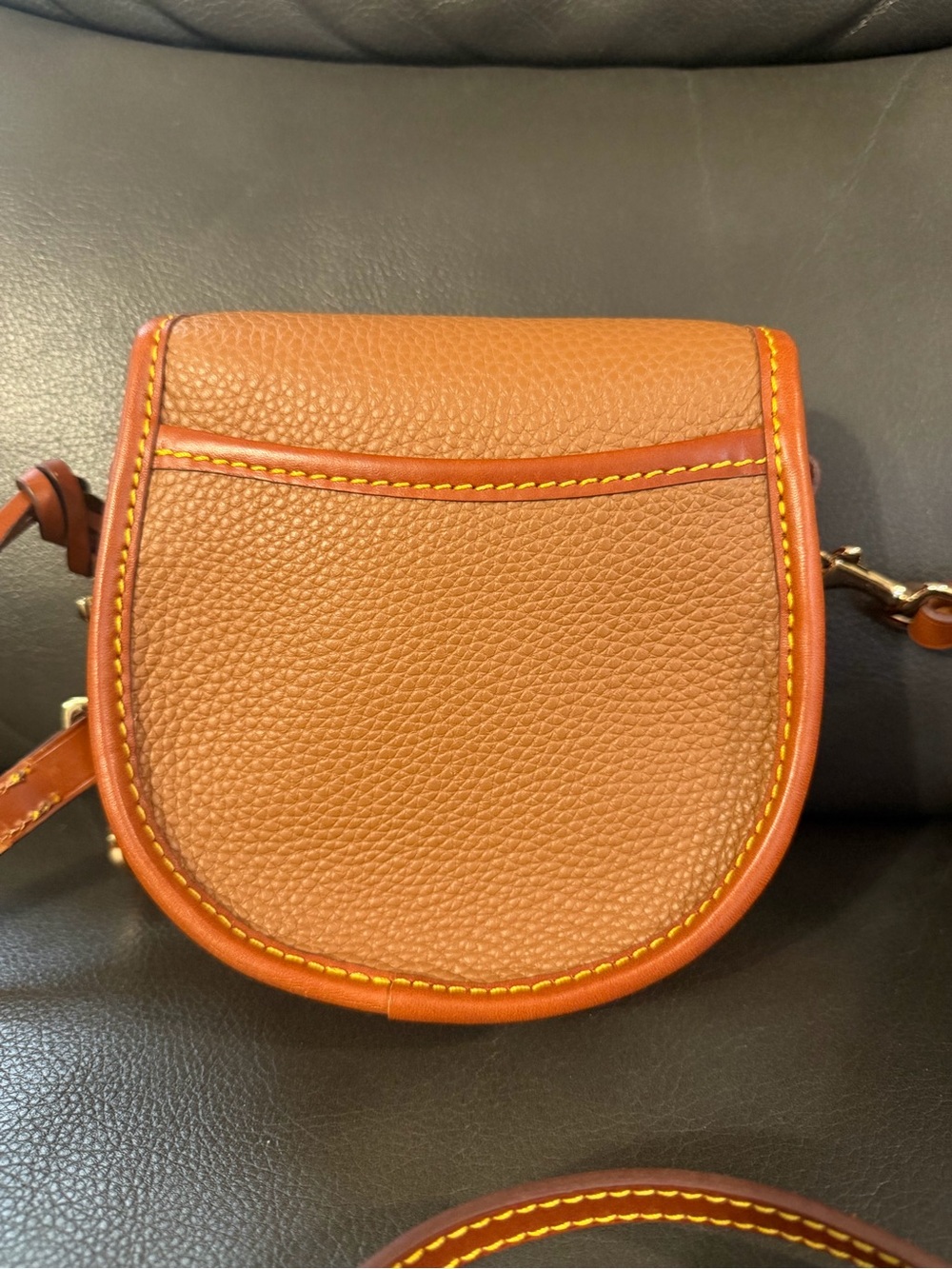 Dooney & Bourke Big Duck Brown Pebbled Leather Crossbody Saddle Bag - Picture 4 of 8